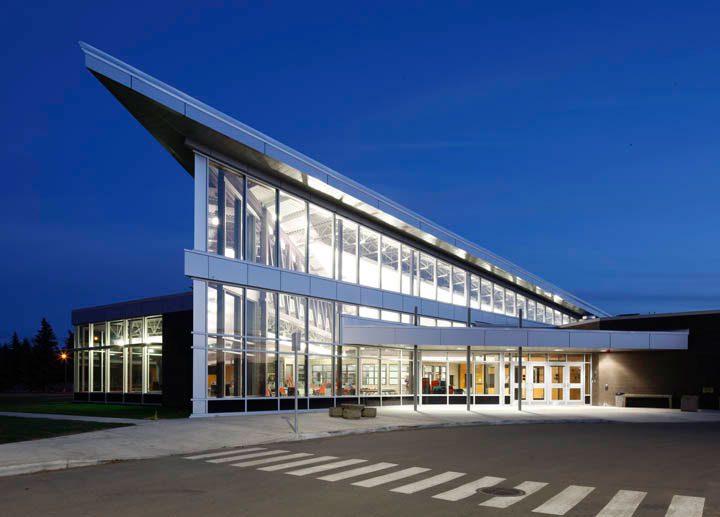 Mica ALPOLIC clads Canadian school