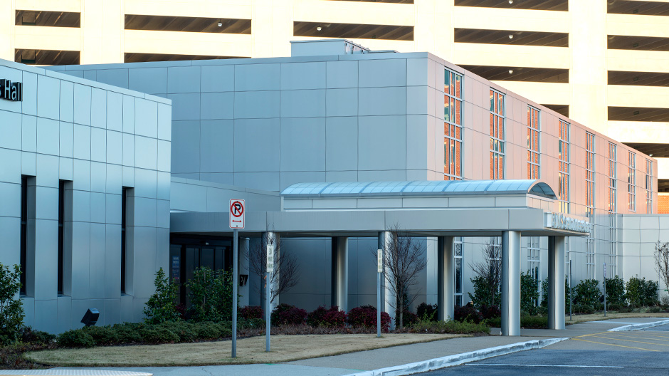 ALPOLIC Mica MCM clads Virginia hospital