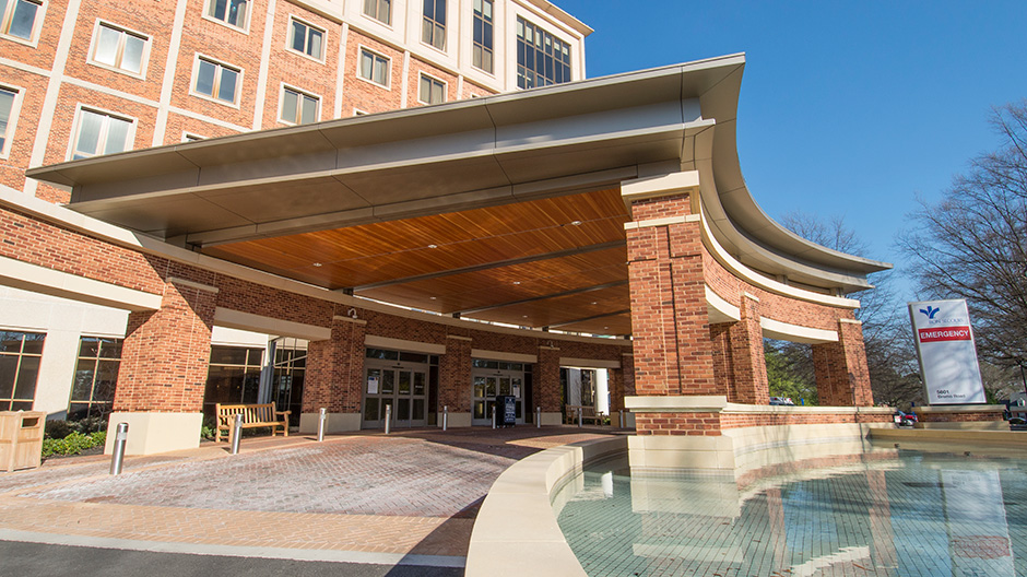 ALPOLIC MCM clads hospital canopy